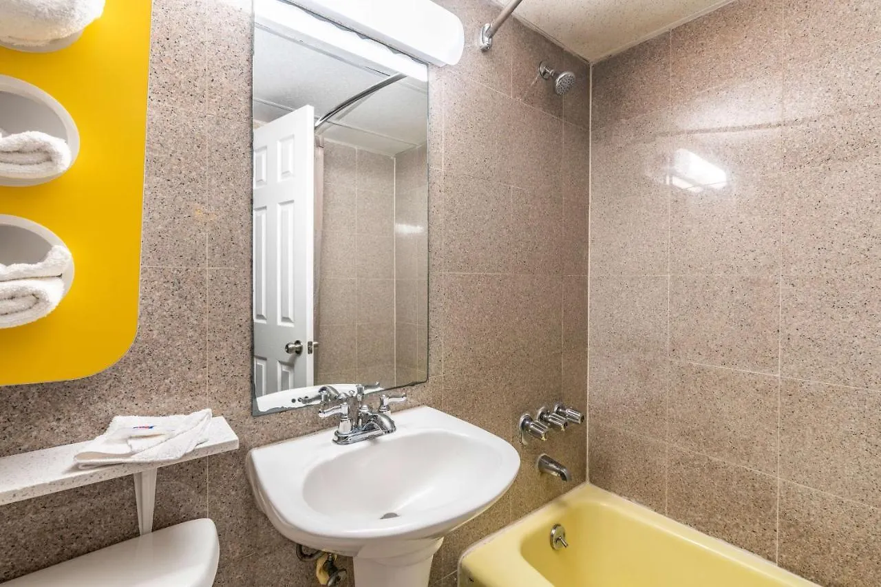 Motel 6-Elmsford, Ny - White Plains 2*, Elmsford