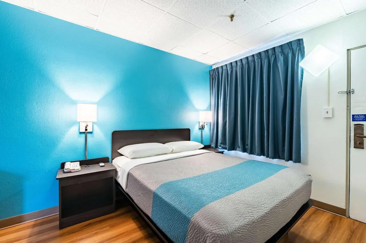 Motel 6-Elmsford, Ny - White Plains Elmsford